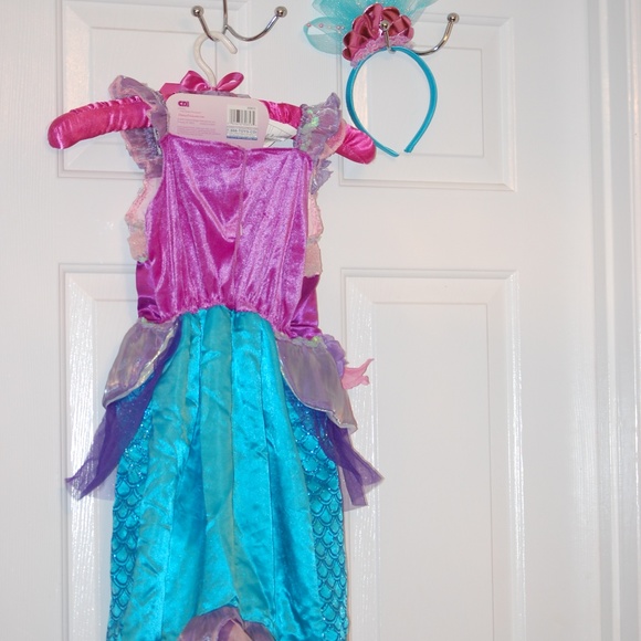 Mermaid Ariel little girl size 4-6x kids costume - Picture 6 of 8